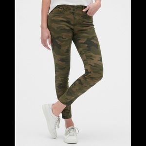 COPY - GAP Camo Leggings